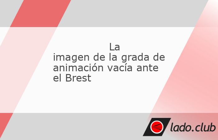 Una de las imágenes que se esperaba en el partido entre el Barça y el Brest era el de la zona que ocupan los grupos de animación, en el gol que hay debajo del pebetero del Estadi Olímpic Lluís Co