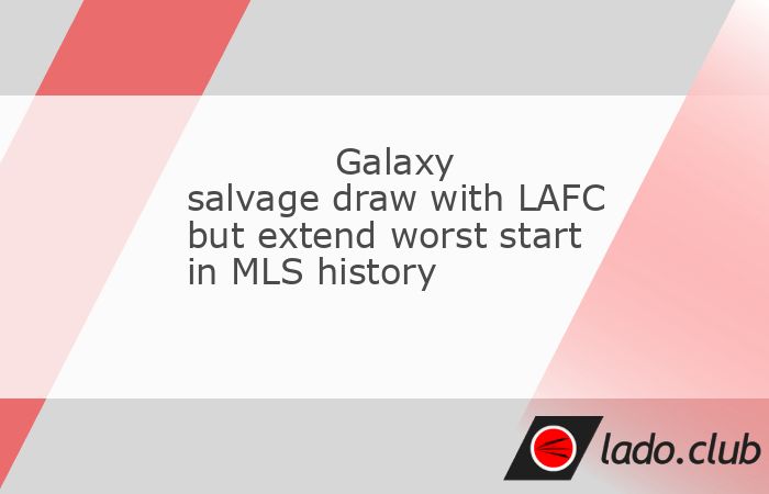  Marco Reus netted a pair of goals, including the game-tying score off a direct free kick in the 87th minute as the Los Angeles Galaxy earned a 2-2 tie 